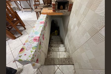 Casa à venda com 350m², 3 quartos e 3 vagasAcesso ao porão