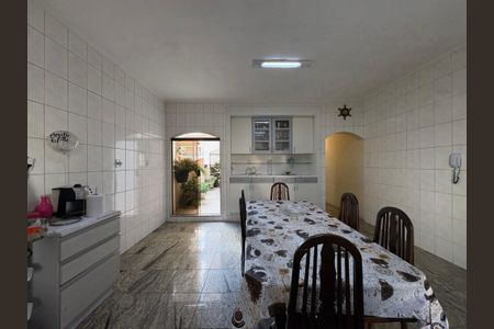 Casa à venda com 350m², 3 quartos e 3 vagasCozinha