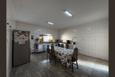 Casa à venda com 350m², 3 quartos e 3 vagasCozinha