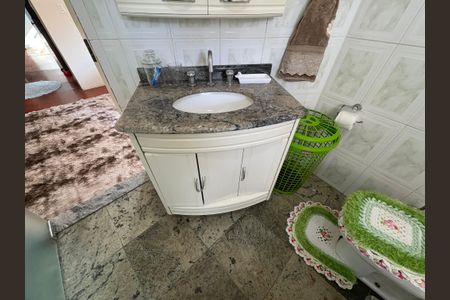 Casa à venda com 350m², 3 quartos e 3 vagasBanheiro da suíte