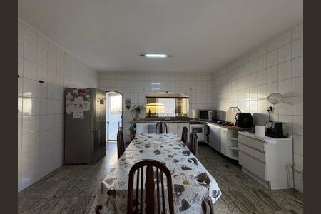 Casa à venda com 350m², 3 quartos e 3 vagasCozinha