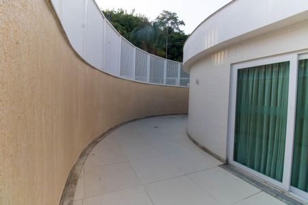 Apartamento à venda com 74m², 3 quartos e 1 vagaÁrea comum