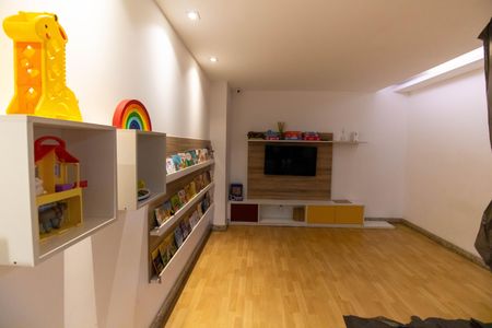 Apartamento à venda com 74m², 3 quartos e 1 vagaÁrea comum