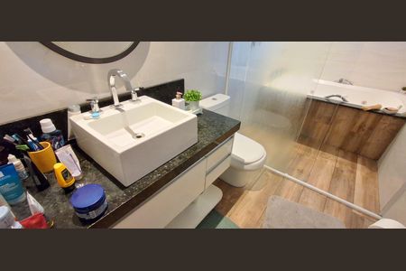 Casa à venda com 237m², 4 quartos e 4 vagasBanheiro Suíte Master