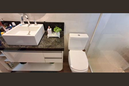 Casa à venda com 237m², 4 quartos e 4 vagasBanheiro Suíte Master