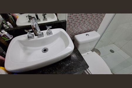 Casa à venda com 237m², 4 quartos e 4 vagasBanheiro Suíte 2