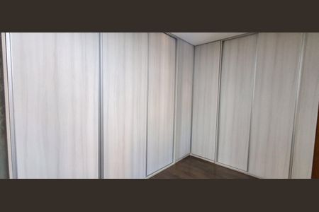 Casa à venda com 237m², 4 quartos e 4 vagasCloset