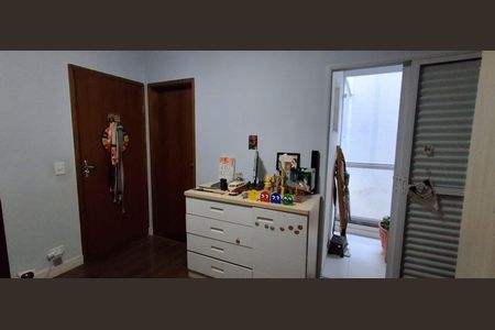 Casa à venda com 237m², 4 quartos e 4 vagasSuíte 2