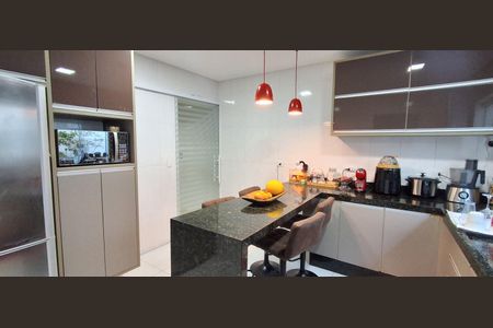 Casa à venda com 237m², 4 quartos e 4 vagasCozinha