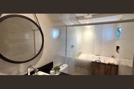 Casa à venda com 237m², 4 quartos e 4 vagasBanheiro Suíte Master