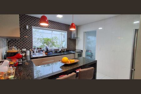 Casa à venda com 237m², 4 quartos e 4 vagasCozinha