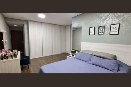 Casa à venda com 237m², 4 quartos e 4 vagasSuíte Master