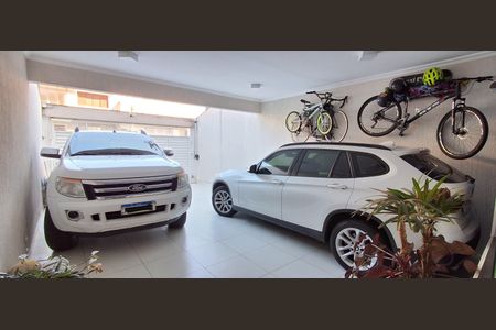 Casa à venda com 237m², 4 quartos e 4 vagasGaragem