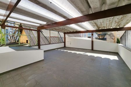 Casa para alugar com 245m², 5 quartos e 2 vagas Casa para alugar com 245m², 5 quartos e 2 vagasÁrea comum