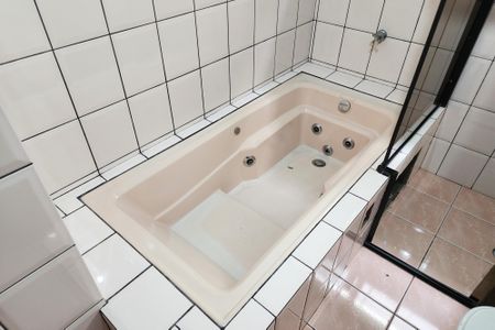 Casa para alugar com 245m², 5 quartos e 2 vagas Casa para alugar com 245m², 5 quartos e 2 vagasBanheiro Social