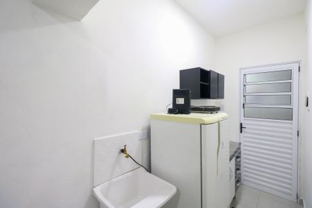 Casa para alugar com 15m², 1 quarto e sem vaga Casa para alugar com 15m², 1 quarto e sem vagaCozinha e Área de Serviço