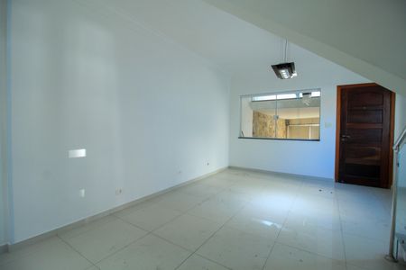 Casa para alugar com 182m², 3 quartos e 2 vagas Casa para alugar com 182m², 3 quartos e 2 vagasSala