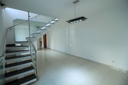 Casa para alugar com 182m², 3 quartos e 2 vagas Casa para alugar com 182m², 3 quartos e 2 vagasSala