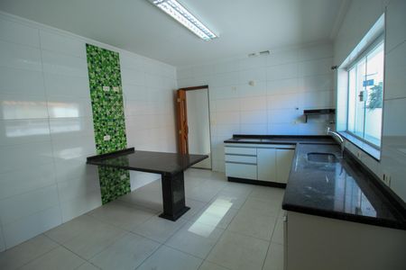 Casa para alugar com 182m², 3 quartos e 2 vagas Casa para alugar com 182m², 3 quartos e 2 vagasCozinha