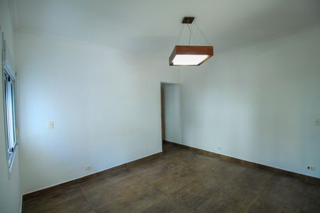 Casa para alugar com 182m², 3 quartos e 2 vagas Casa para alugar com 182m², 3 quartos e 2 vagasSuíte