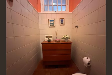 Lavabo da Sala 2 de casa à venda com 3 quartos, 218m² em Água Branca, São Paulo