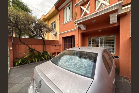 Casa à venda com 218m², 3 quartos e 2 vagas Casa à venda com 218m², 3 quartos e 2 vagasGaragem