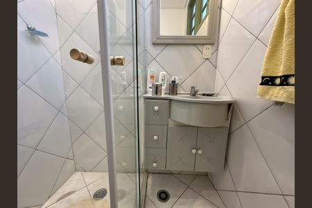 Casa à venda com 218m², 3 quartos e 2 vagas Casa à venda com 218m², 3 quartos e 2 vagasBanheiro Suíte 3