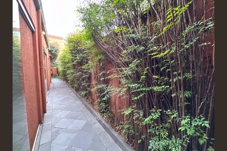 Casa à venda com 218m², 3 quartos e 2 vagas Casa à venda com 218m², 3 quartos e 2 vagasQuintal