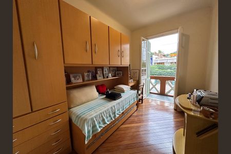 Casa à venda com 218m², 3 quartos e 2 vagas Casa à venda com 218m², 3 quartos e 2 vagasQuarto 1