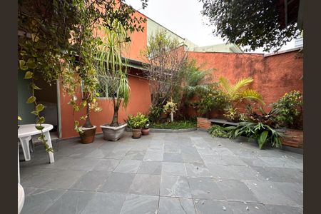 Casa à venda com 218m², 3 quartos e 2 vagas Casa à venda com 218m², 3 quartos e 2 vagasQuintal