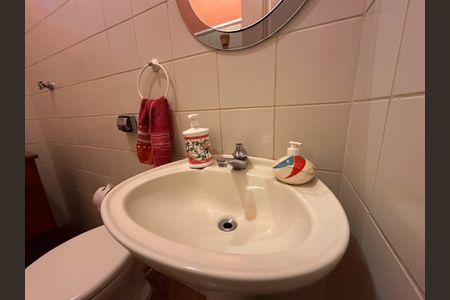 Casa à venda com 218m², 3 quartos e 2 vagas Casa à venda com 218m², 3 quartos e 2 vagasLavabo da Sala 2