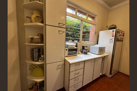 Casa à venda com 218m², 3 quartos e 2 vagas Casa à venda com 218m², 3 quartos e 2 vagasCozinha