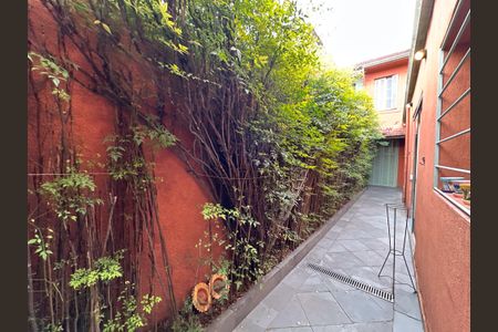 Casa à venda com 218m², 3 quartos e 2 vagas Casa à venda com 218m², 3 quartos e 2 vagasQuintal