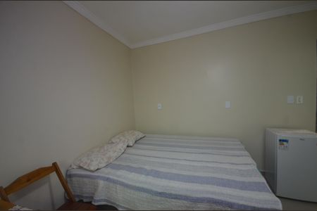 Suíte de casa para alugar com 2 quartos, 8m² em Bento Ribeiro, Rio de Janeiro