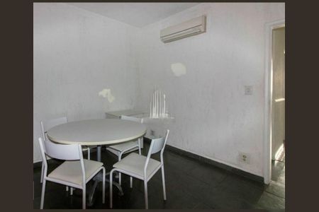 Casa à venda com 5 quartos, 144m² em Vila Olímpia, São Paulo