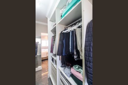 Apartamento à venda com 139m², 3 quartos e 2 vagas Apartamento à venda com 139m², 3 quartos e 2 vagasCloset da suíte 1