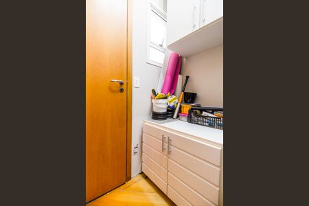 Apartamento à venda com 139m², 3 quartos e 2 vagas Apartamento à venda com 139m², 3 quartos e 2 vagasQuarto de Serviço