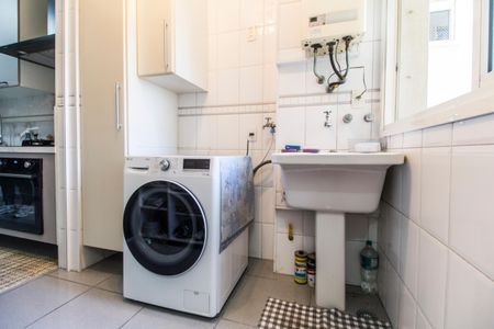 Apartamento à venda com 139m², 3 quartos e 2 vagas Apartamento à venda com 139m², 3 quartos e 2 vagasÁrea de Serviço