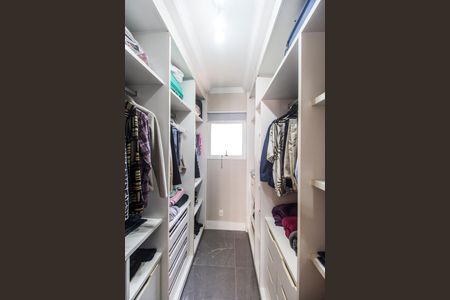 Apartamento à venda com 139m², 3 quartos e 2 vagas Apartamento à venda com 139m², 3 quartos e 2 vagasCloset da suíte 1