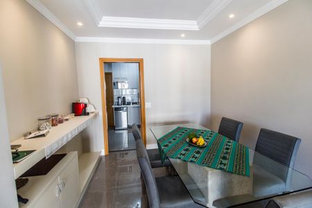 Apartamento à venda com 139m², 3 quartos e 2 vagas Apartamento à venda com 139m², 3 quartos e 2 vagasSala de Jantar
