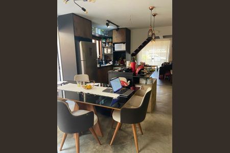 Casa à venda com 3 quartos, 140m² em Vila Cordeiro, São Paulo