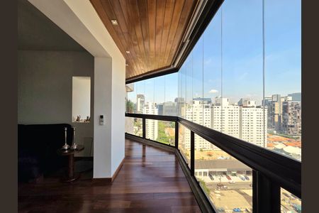 Varanda de apartamento à venda com 2 quartos, 156m² em Vila Nova Conceição, São Paulo