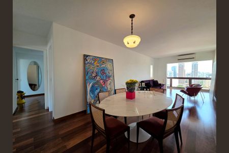 Sala de apartamento à venda com 2 quartos, 156m² em Vila Nova Conceição, São Paulo