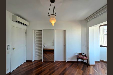 Apartamento à venda com 156m², 3 quartos e 2 vagasSuíte
