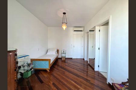 Apartamento à venda com 156m², 3 quartos e 2 vagasSuíte