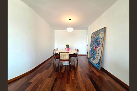 Apartamento à venda com 156m², 3 quartos e 2 vagasSala