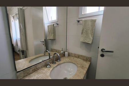 Casa de condomínio à venda com 125m², 3 quartos e 2 vagas Casa de condomínio à venda com 125m², 3 quartos e 2 vagasBanheiro da Suíte