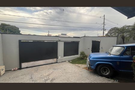 Casa à venda com 1000m², 5 quartos e 6 vagas Casa à venda com 1000m², 5 quartos e 6 vagasÁrea comum