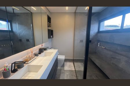 Casa à venda com 1000m², 5 quartos e 6 vagas Casa à venda com 1000m², 5 quartos e 6 vagasBanheiro Suíte 2