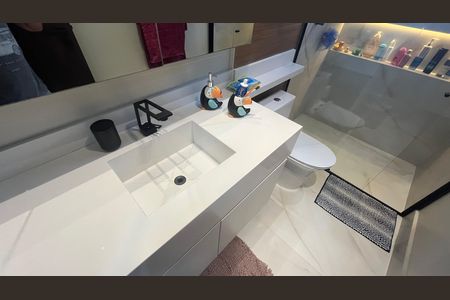 Casa à venda com 1000m², 5 quartos e 6 vagas Casa à venda com 1000m², 5 quartos e 6 vagasBanheiro